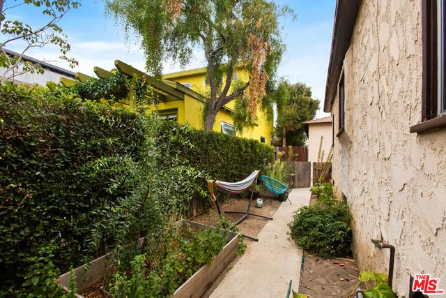 802 Ozone Street, Santa Monica, CA 90405