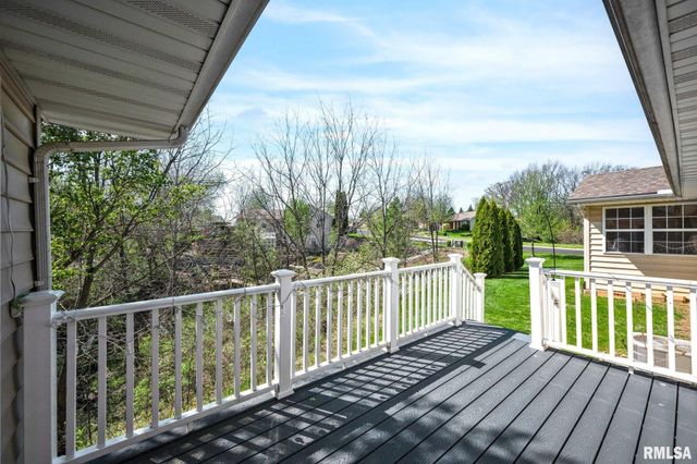 6917 N FLAGSTONE Court, Peoria, IL 61615