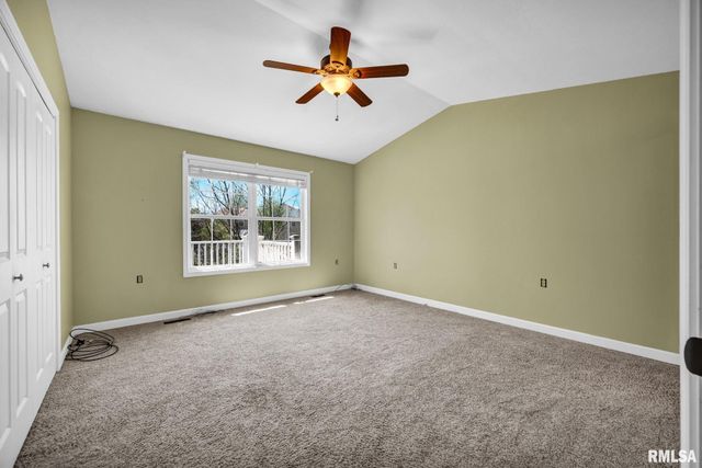 6917 N FLAGSTONE Court, Peoria, IL 61615