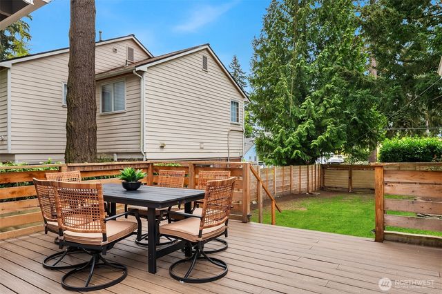 215 NW 130th Street, Seattle, WA 98177