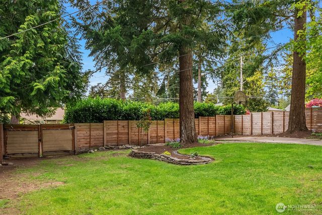 215 NW 130th Street, Seattle, WA 98177