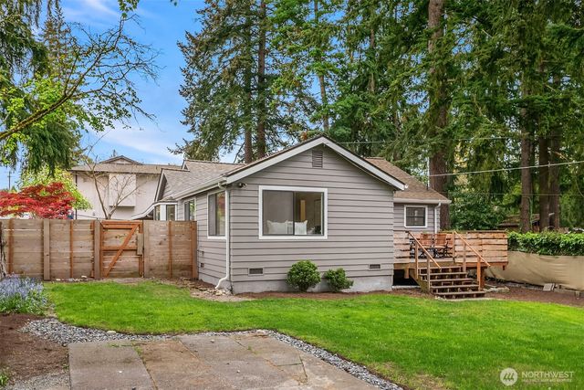 215 NW 130th Street, Seattle, WA 98177