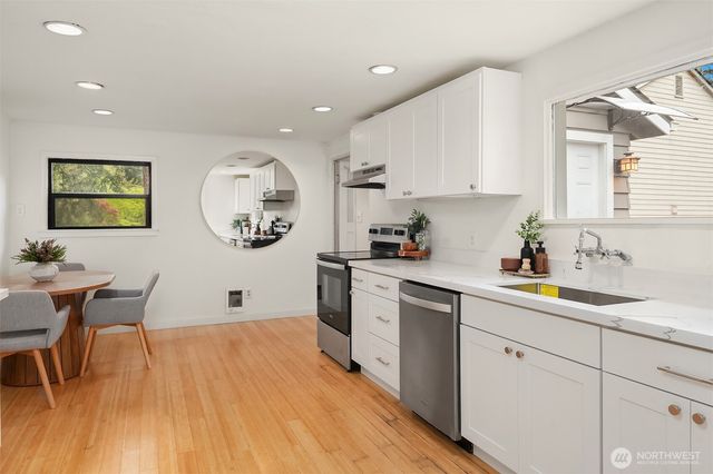 215 NW 130th Street, Seattle, WA 98177