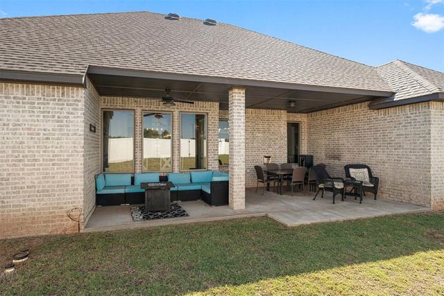 11724 SW 47th Place, Mustang, OK 73064