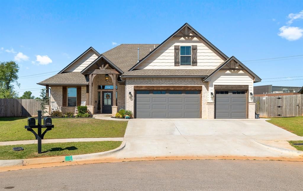 11724 SW 47th Place, Mustang, OK 73064