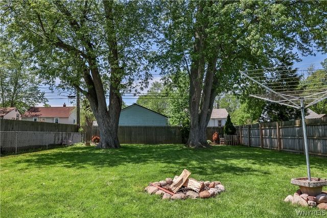 40 Vernon Drive, Cheektowaga, NY 14225