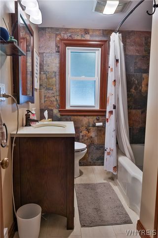 40 Vernon Drive, Cheektowaga, NY 14225