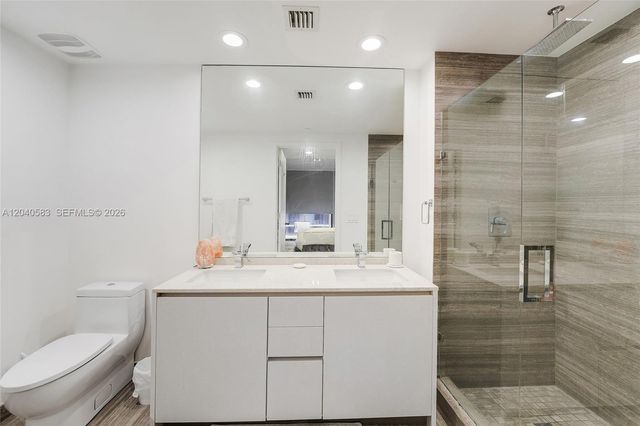 1010 Brickell Avenue 3007, Miami, FL 33131