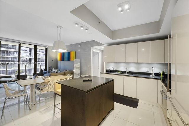 1010 Brickell Avenue 3007, Miami, FL 33131