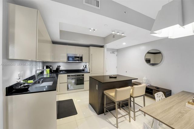 1010 Brickell Avenue 3007, Miami, FL 33131