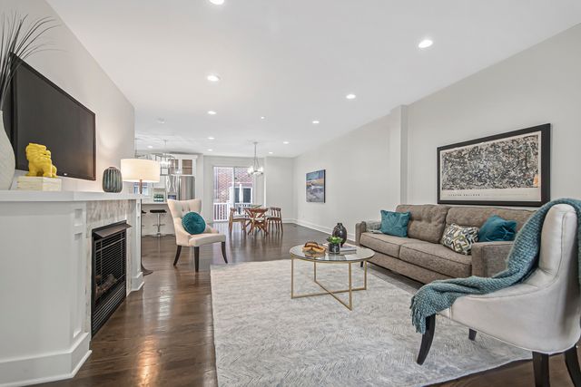 8146 Lincoln Avenue, Skokie, IL 60077