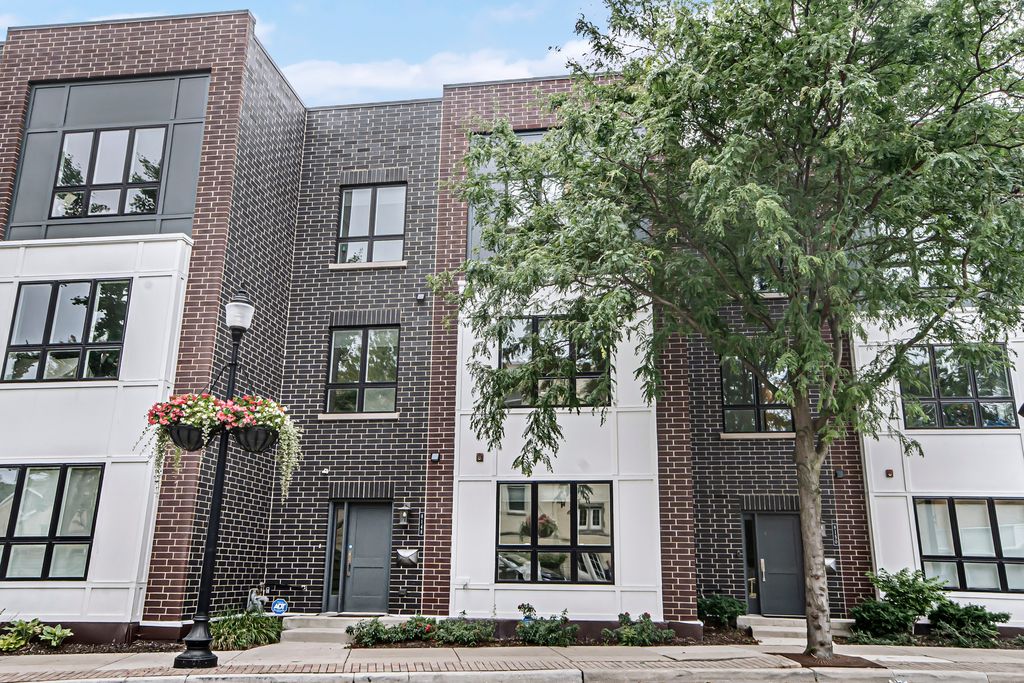 8146 Lincoln Avenue, Skokie, IL 60077