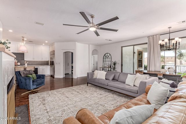 3030 E CAMELLIA Drive, Gilbert, AZ 85296