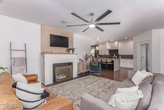 3030 E CAMELLIA Drive, Gilbert, AZ 85296