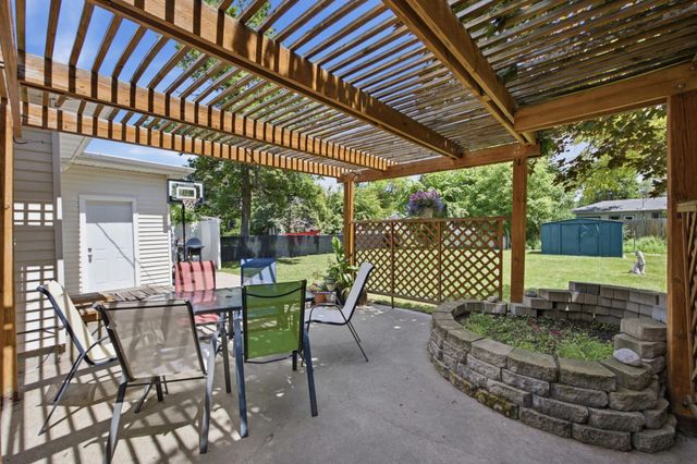 1512 17th Street S, Moorhead, MN 56560