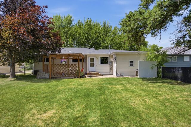 1512 17th Street S, Moorhead, MN 56560