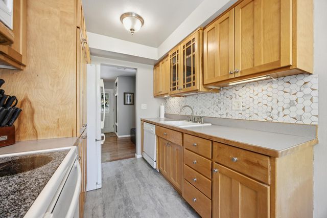 1512 17th Street S, Moorhead, MN 56560