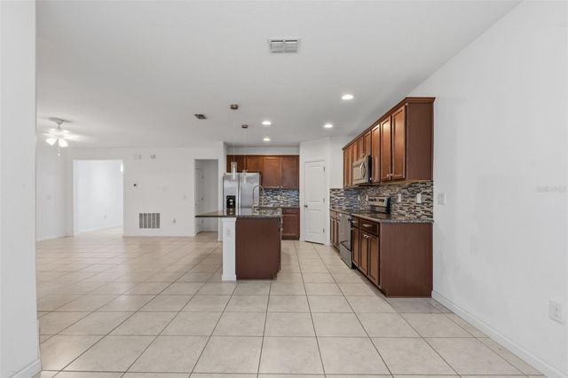 836 CAMBRIDGE DRIVE, Winter Haven, FL 33881