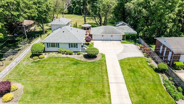 5221 Ridge Road, Stevensville, MI 49127