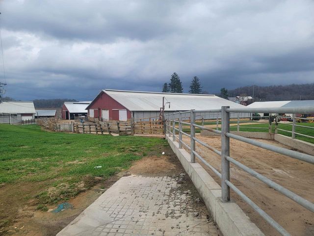 E8985 County B Road, Sauk City, WI 53588