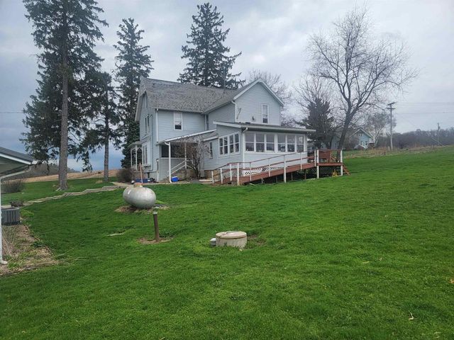 E8985 County B Road, Sauk City, WI 53588