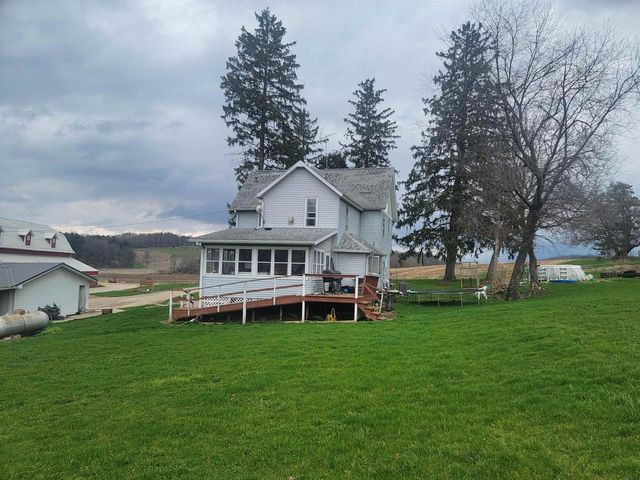 E8985 County B Road, Sauk City, WI 53588