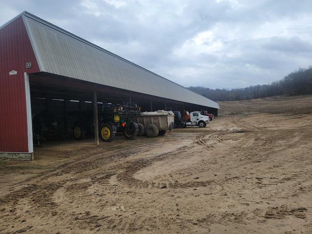 E8985 County B Road, Sauk City, WI 53588