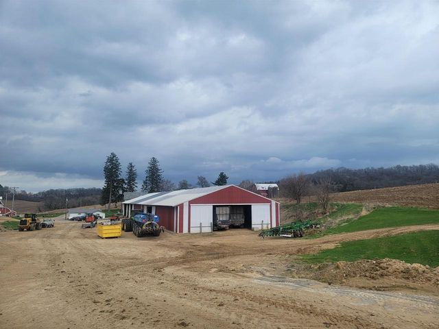 E8985 County B Road, Sauk City, WI 53588