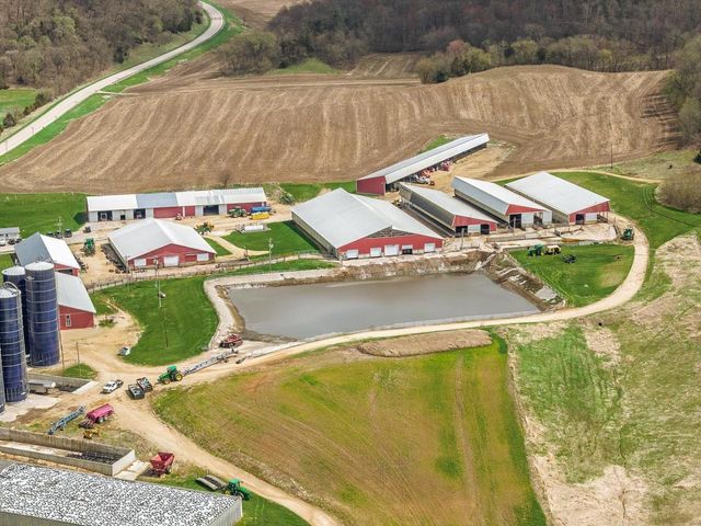 E8985 County B Road, Sauk City, WI 53588