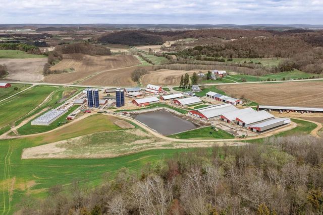 E8985 County B Road, Sauk City, WI 53588