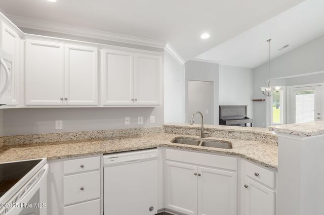 307 Sweetwater Cove, Newport, NC 28570