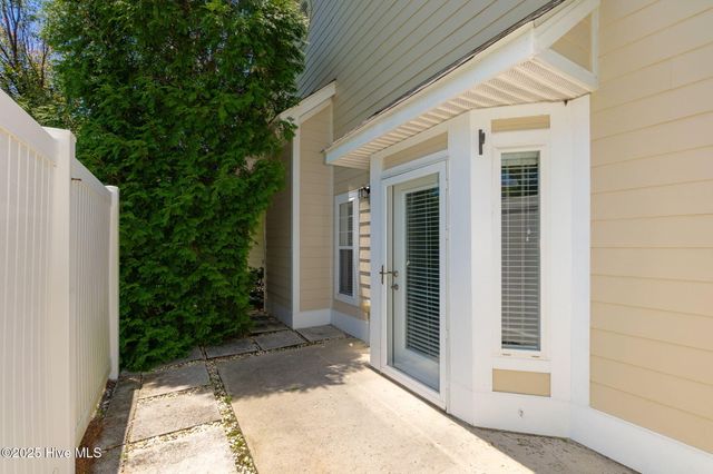 307 Sweetwater Cove, Newport, NC 28570