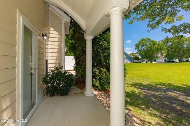 307 Sweetwater Cove, Newport, NC 28570