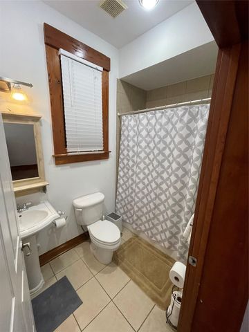 1000 E 8th ST, Austin, TX 78702
