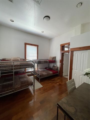 1000 E 8th ST, Austin, TX 78702