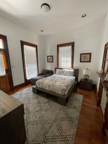 1000 E 8th ST, Austin, TX 78702