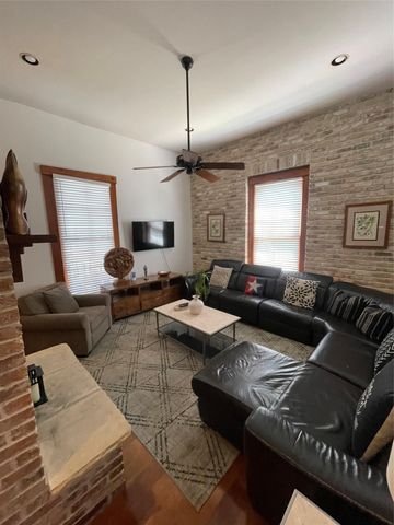 1000 E 8th ST, Austin, TX 78702
