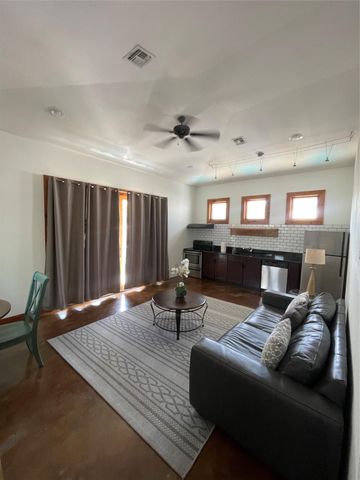 1000 E 8th ST, Austin, TX 78702