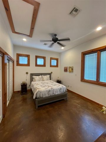 1000 E 8th ST, Austin, TX 78702