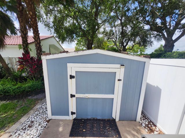 1582 NW 135th Avenue, Pembroke Pines, FL 33028