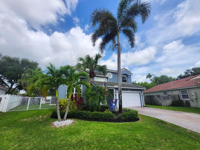 1582 NW 135th Avenue, Pembroke Pines, FL 33028