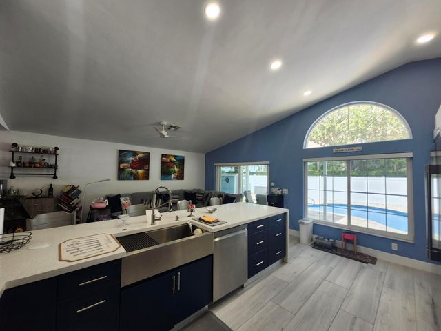 1582 NW 135th Avenue, Pembroke Pines, FL 33028