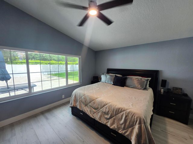 1582 NW 135th Avenue, Pembroke Pines, FL 33028