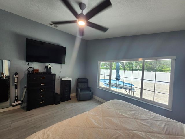 1582 NW 135th Avenue, Pembroke Pines, FL 33028