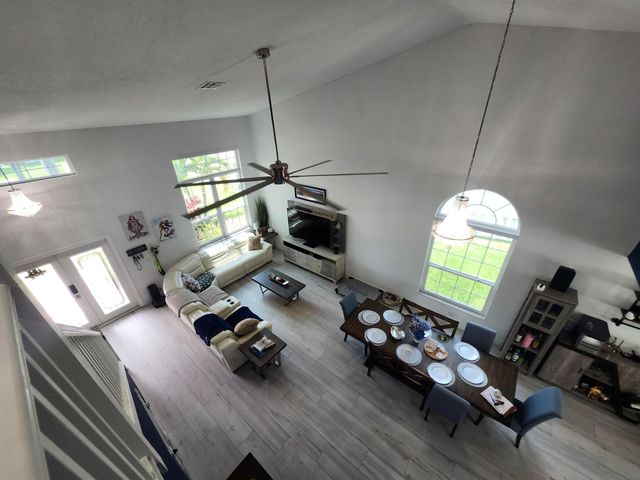 1582 NW 135th Avenue, Pembroke Pines, FL 33028