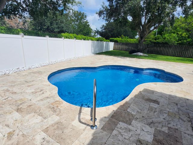 1582 NW 135th Avenue, Pembroke Pines, FL 33028