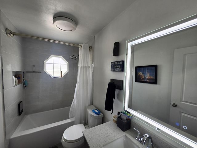 1582 NW 135th Avenue, Pembroke Pines, FL 33028