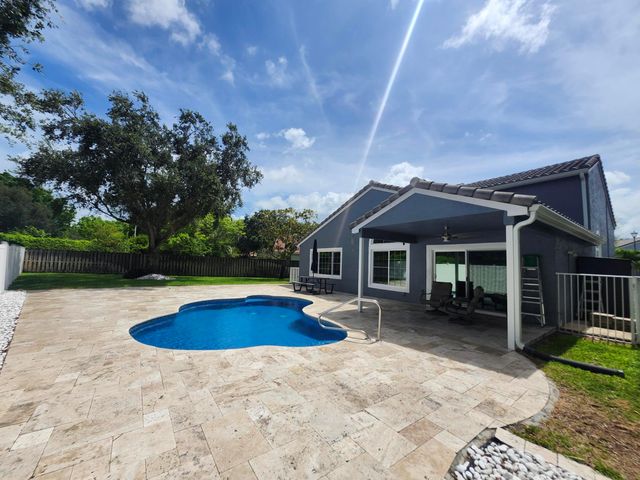 1582 NW 135th Avenue, Pembroke Pines, FL 33028