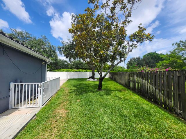 1582 NW 135th Avenue, Pembroke Pines, FL 33028