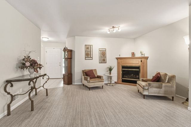 1096 Lakewood Court, Schererville, IN 46375